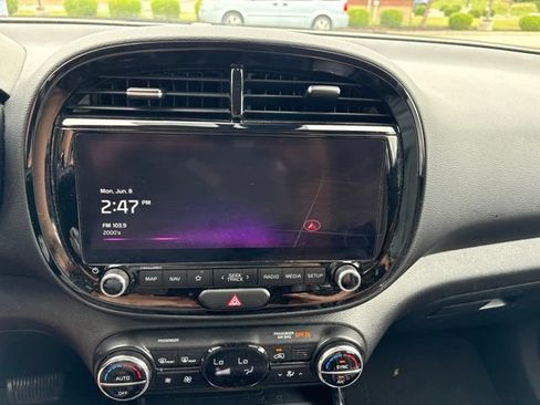 Certified 2024 Kia Soul EX w/ Option Group 015 FWD image 11