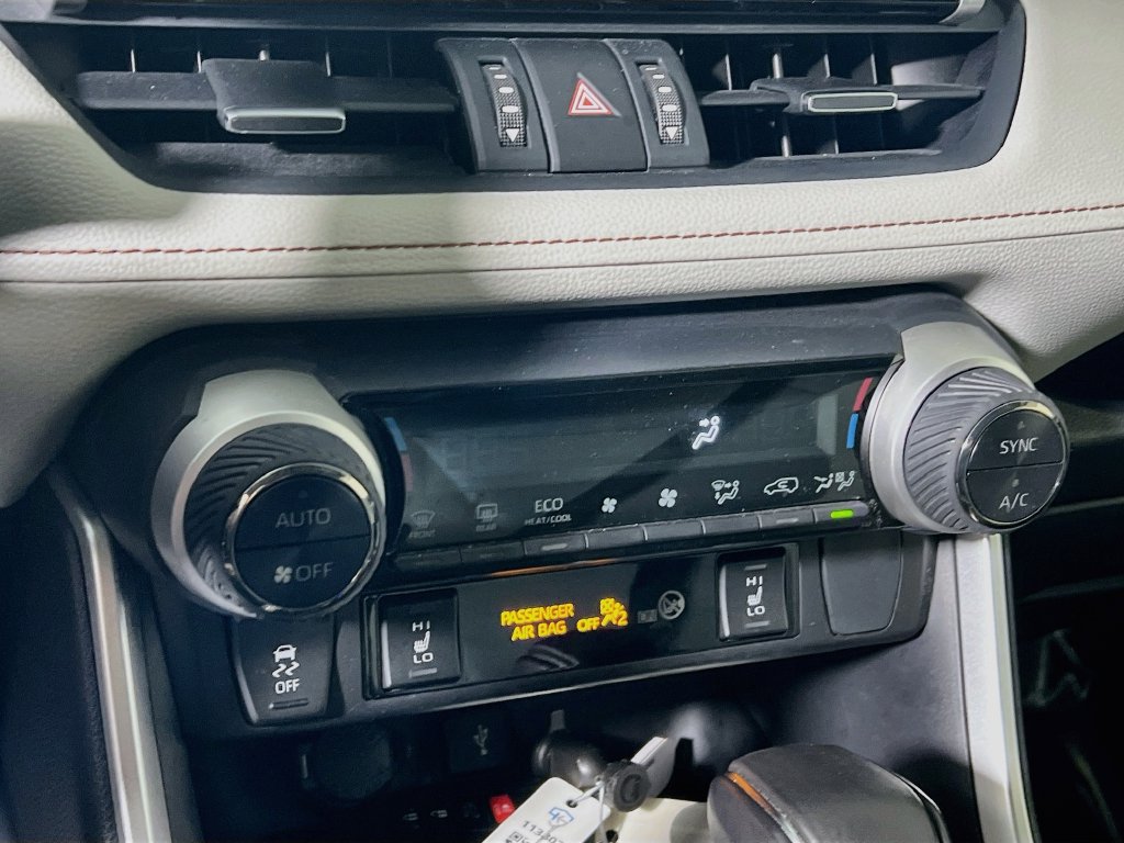 Certified 2021 Toyota RAV4 XLE Premium AWD/4WD image 14