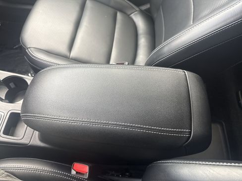 Used 2023 Ford Escape Platinum AWD/4WD image 21