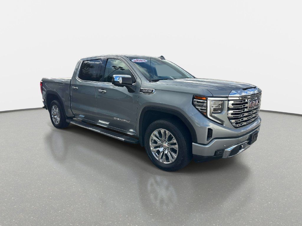 Used 2023 GMC Sierra 1500 Denali AWD/4WD image 2