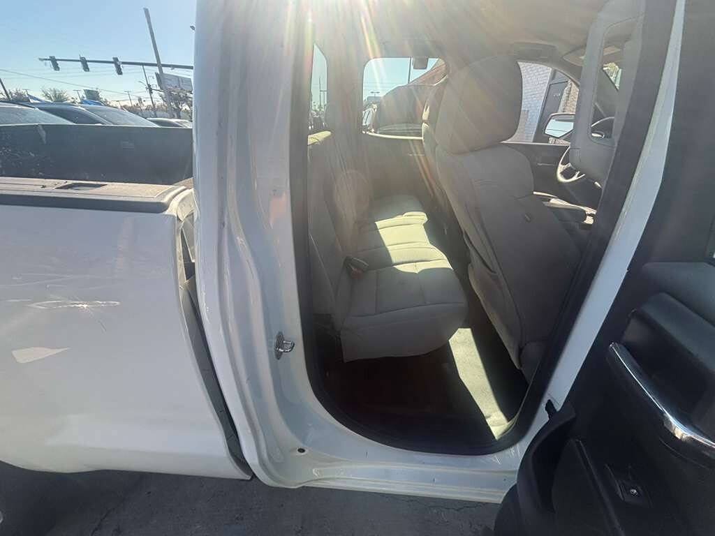 Used 2018 Chevrolet Silverado 1500 W/T w/ Trailering Package RWD image 9