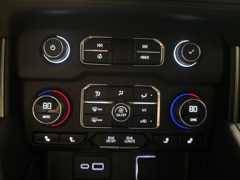 Used 2024 Chevrolet Tahoe Z71 w/ Luxury Package image 29