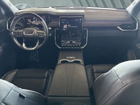 Used 2024 GMC Acadia Denali w/ Super Cruise Package image 12