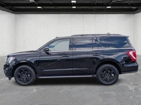 Used 2021 Ford Expedition XLT AWD/4WD image 2