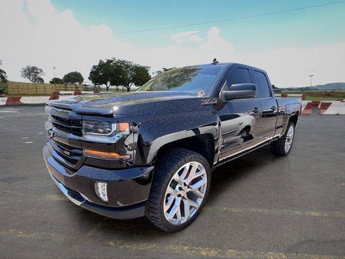 Used 2017 Chevrolet Silverado 1500 LT w/ All Star Edition AWD/4WD image 5