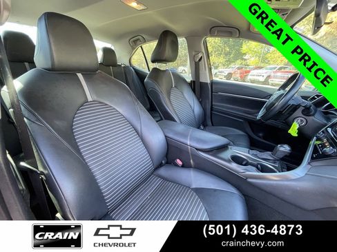 Used 2021 Toyota Camry SE image 31