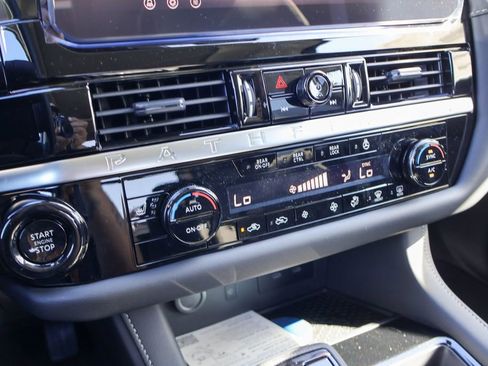 New 2026 Nissan Pathfinder SL image 14