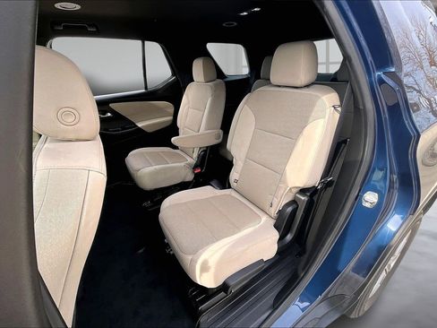 Used 2020 Chevrolet Traverse LT image 26