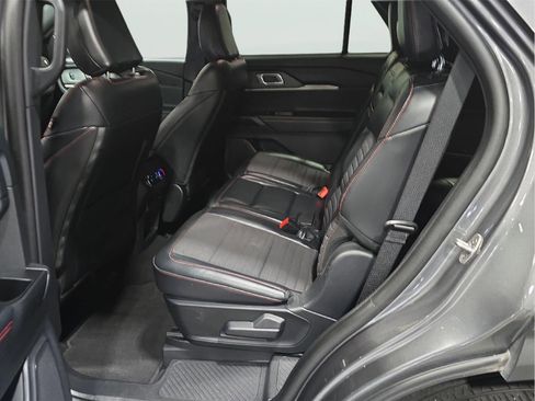 Used 2025 Ford Explorer ST-Line w/ ST-Line Street Pack AWD/4WD image 20