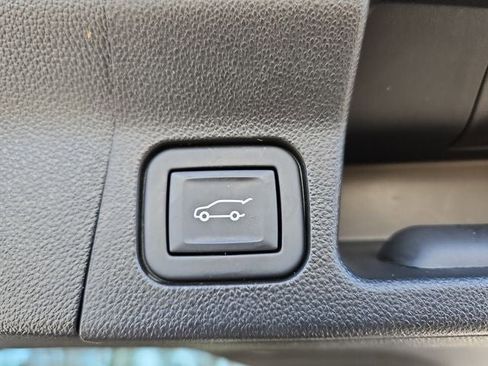 Used 2023 GMC Acadia Denali image 36