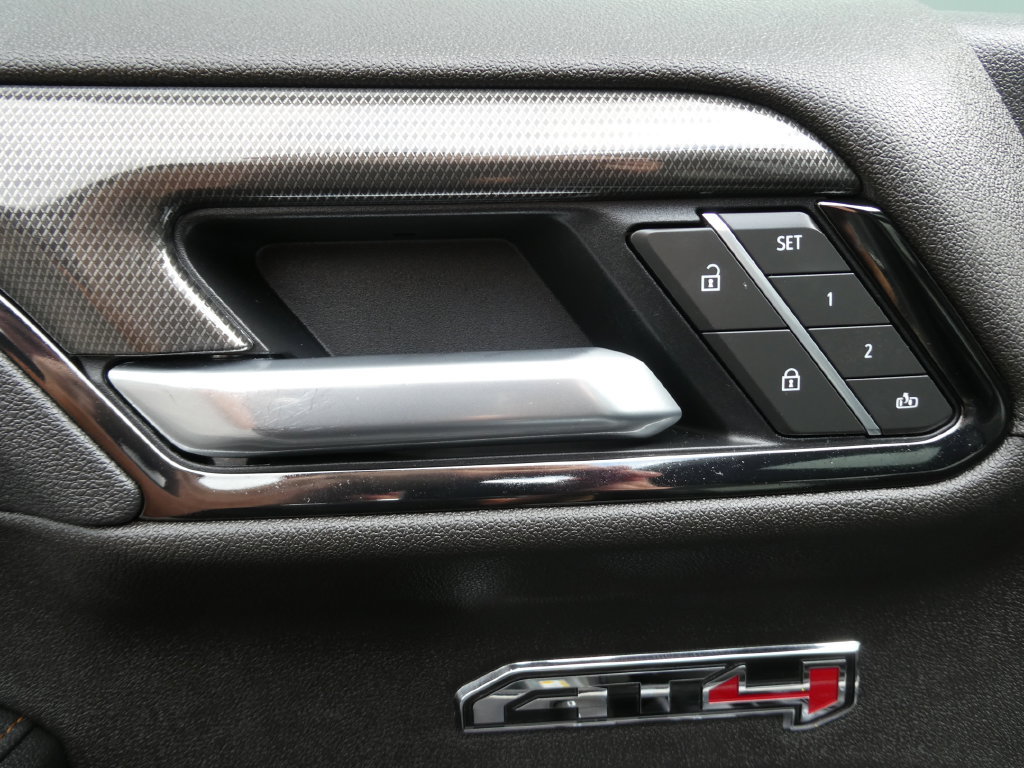 Used 2025 GMC Sierra 1500 AT4 w/ AT4 Premium Package AWD/4WD image 25