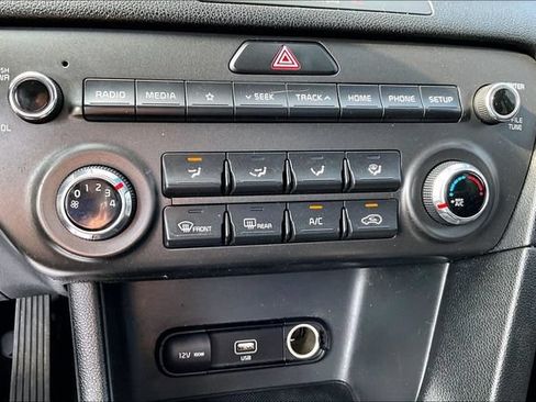 Used 2020 Kia Sportage LX FWD image 32