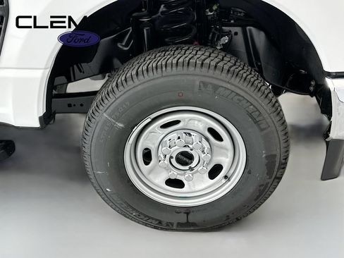 New 2026 Ford F250 XL w/ XL Chrome Package AWD/4WD image 27