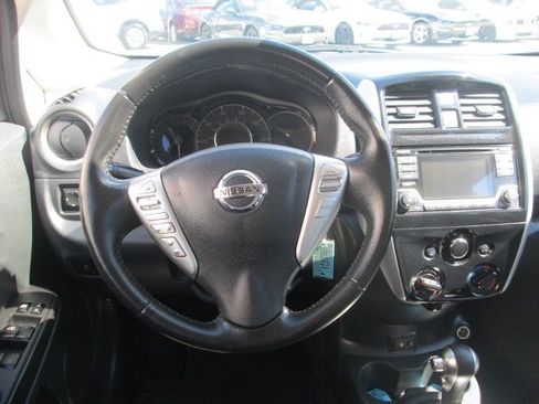 Used 2017 Nissan Versa Note SV FWD image 14