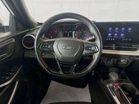 Used 2024 Chevrolet Trax RS FWD image 23