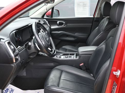 Used 2022 Kia Sorento S FWD image 12