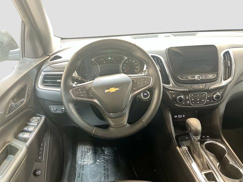 Used 2024 Chevrolet Equinox Premier AWD/4WD image 21
