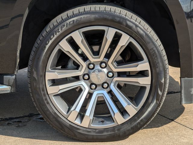 Used 2018 GMC Yukon Denali w/ Open Road Package AWD/4WD image 10