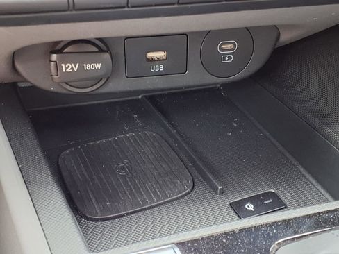 Used 2025 Hyundai Elantra SEL image 9