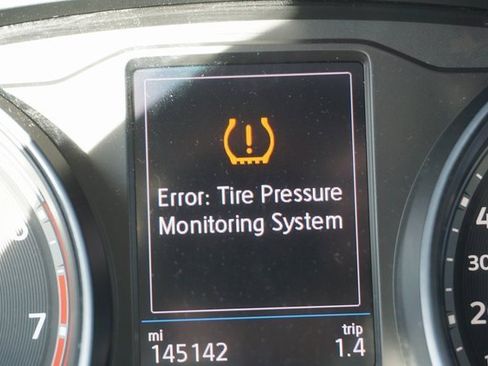 Used 2018 Volkswagen Atlas SE image 15