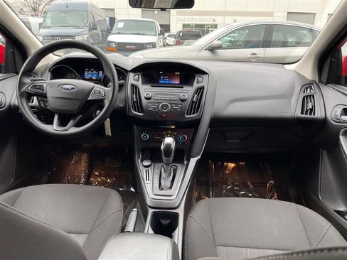 Used 2015 Ford Focus SE image 49