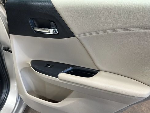 Used 2016 Honda Accord EX image 15