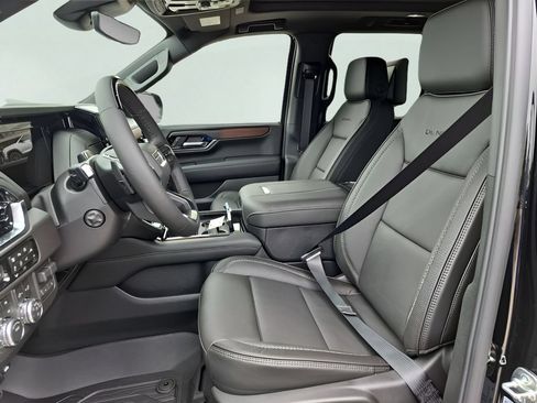 New 2026 GMC Yukon Denali w/ Advanced Technology Package AWD/4WD image 17