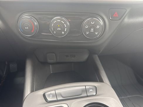 Used 2024 Chevrolet Trax LS image 31