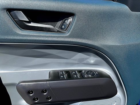 Used 2023 Ford Maverick XL FWD image 33