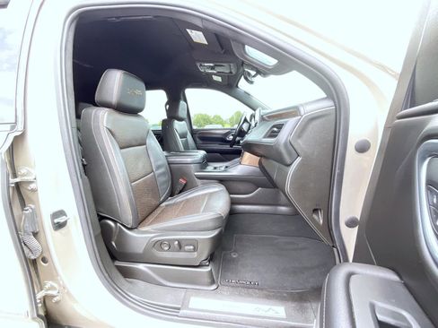 Used 2021 Chevrolet Suburban High Country AWD/4WD image 15