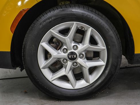 Used 2020 Kia Soul S FWD image 28