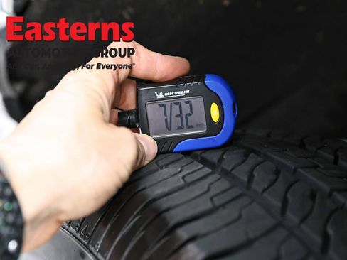 Used 2021 Chevrolet Silverado 1500 LT AWD/4WD image 29