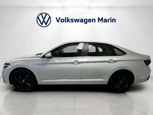 New 2025 Volkswagen Jetta SE image 2
