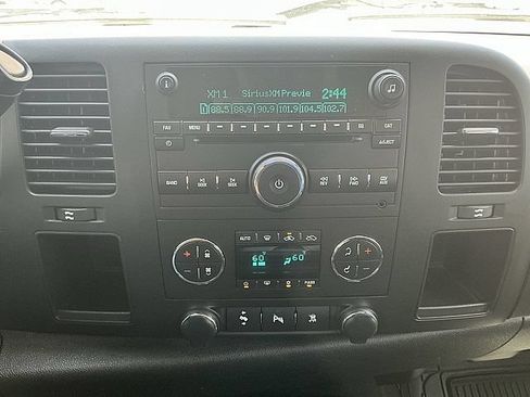 Used 2009 Chevrolet Silverado 2500 LT w/ Exterior Plus Package RWD image 22