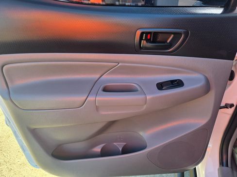 Used 2015 Toyota Tacoma 4x4 Double Cab w/ TRD Sport Package image 12