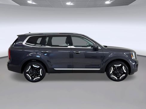 Used 2025 Kia Telluride S FWD image 8