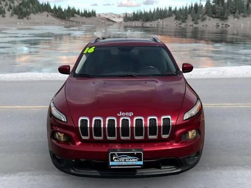 Used 2016 Jeep Cherokee Latitude w/ Comfort & Convenience Group image 8
