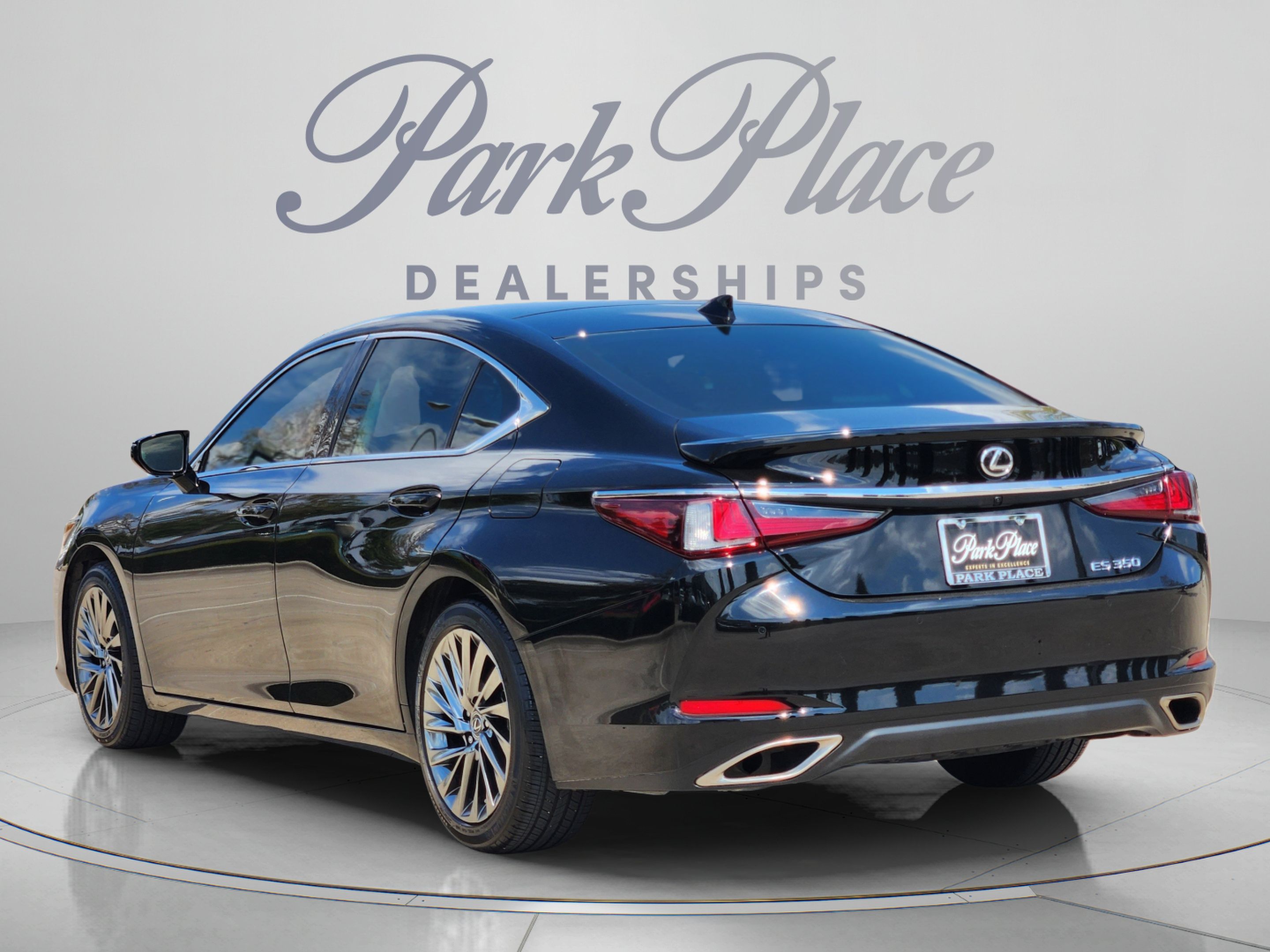 Used 2024 Lexus ES 350 Ultra Luxury w/ Accessory Package (Z2) FWD image 3