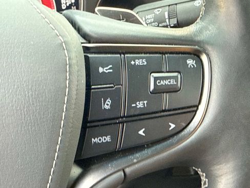 Used 2022 Lexus LS 500 w/ Interior Upgrade Package image 26