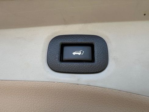 Used 2016 Nissan Rogue SL w/ SL Premium Package FWD image 38
