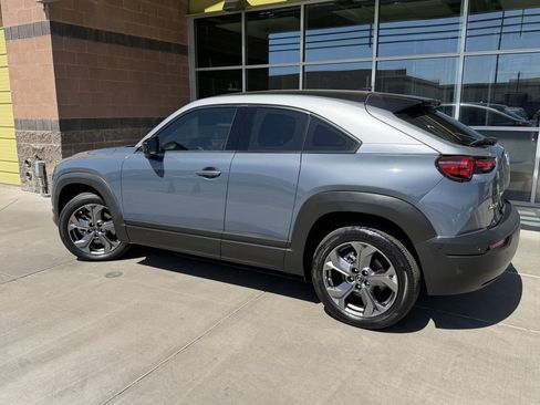Used 2022 MAZDA MX-30 Electric w/ Premium Plus Pkg FWD image 5