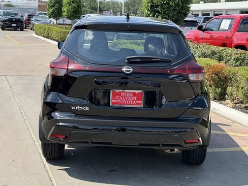 Used 2024 Nissan Kicks S FWD image 6