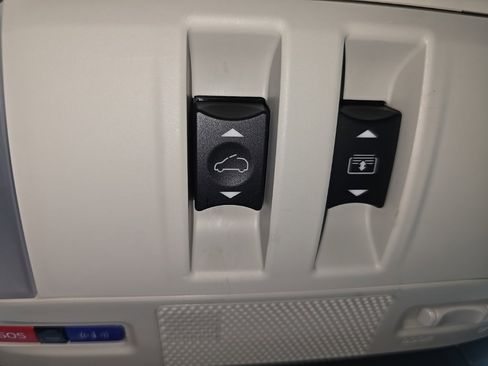 Used 2023 Subaru Ascent Limited w/ Technology Package image 32