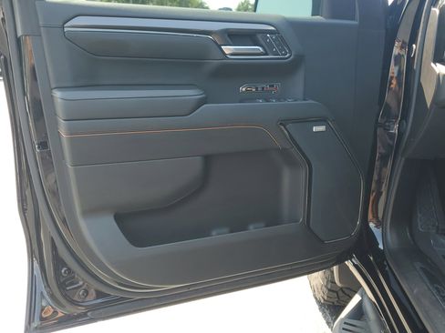 Used 2024 GMC Sierra 1500 AT4 w/ Technology Package image 19