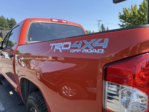 Used 2018 Toyota Tundra SR5 image 3