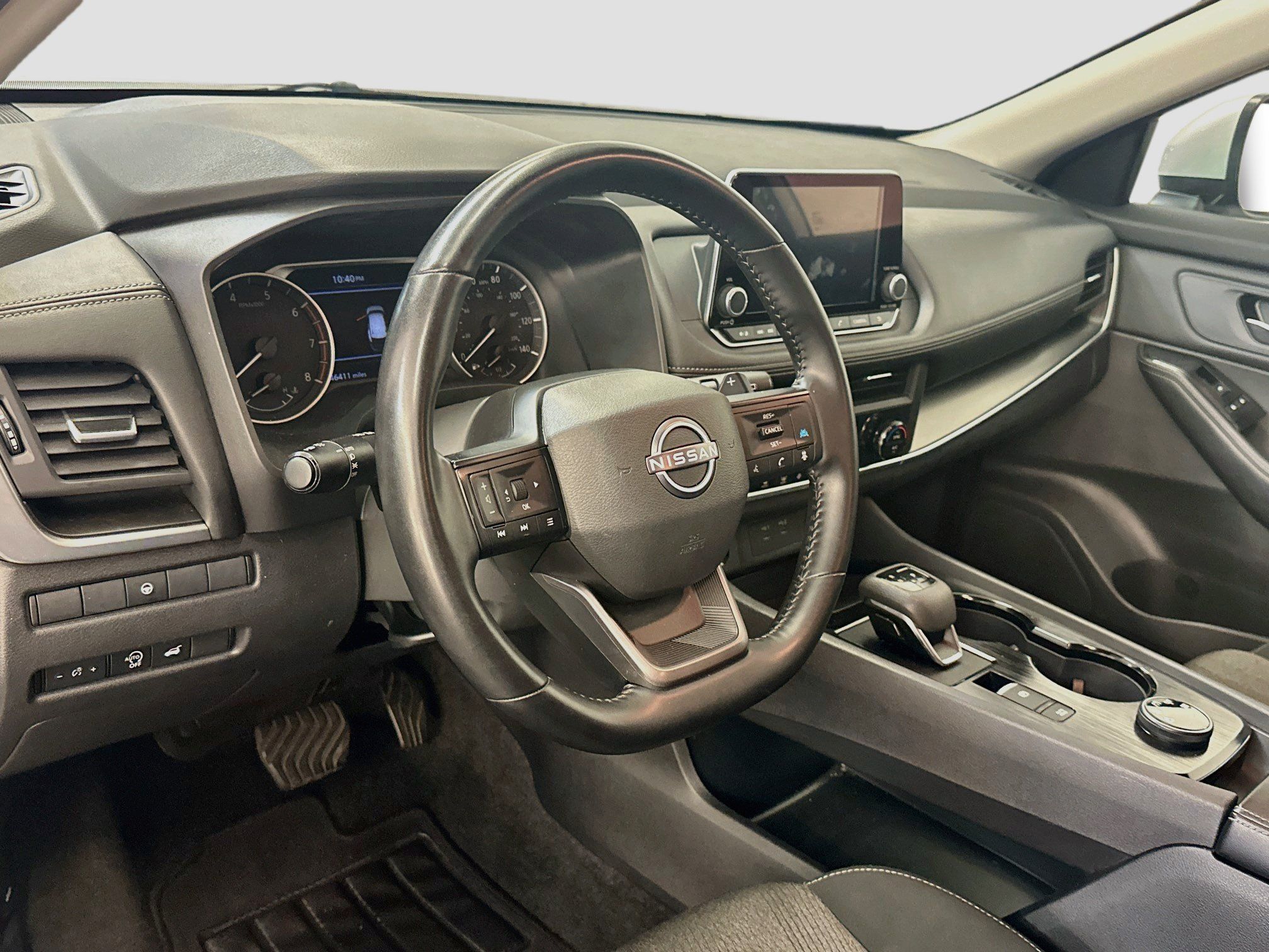 Used 2025 Nissan Rogue SV AWD/4WD image 18