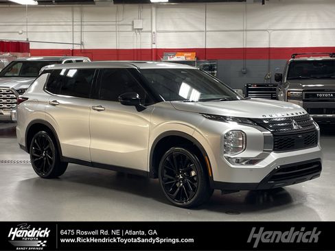 Used 2022 Mitsubishi Outlander SEL Black Edition image 1