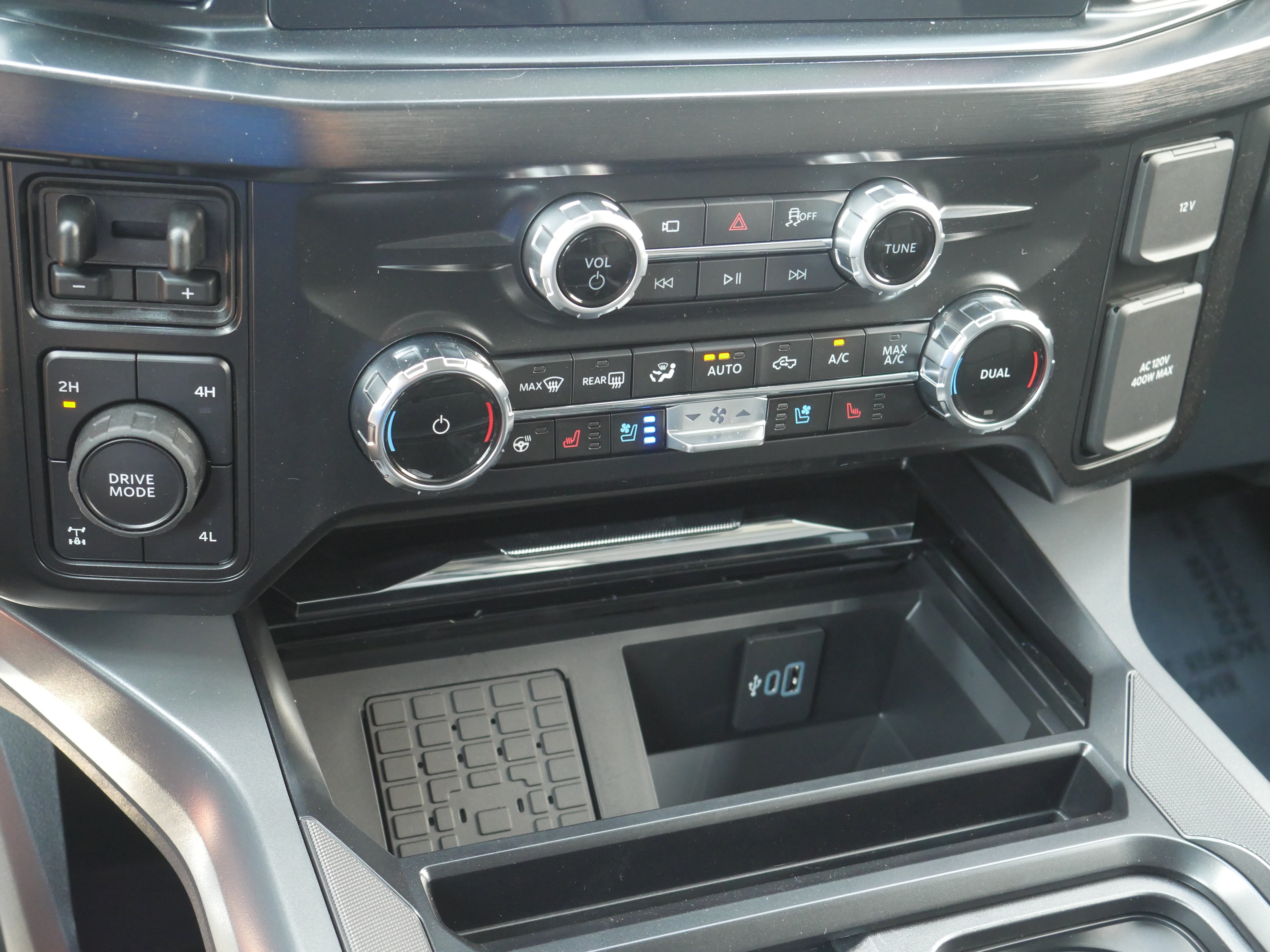 New 2026 Ford F350 Lariat w/ Lariat Premium Package AWD/4WD image 19