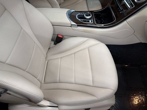 Used 2018 Mercedes-Benz GLC 300 image 30