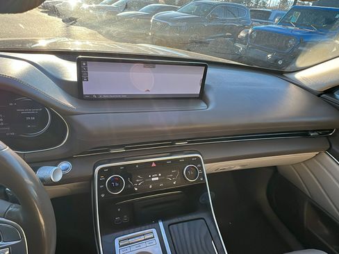 Used 2024 Genesis GV80 2.5T image 33